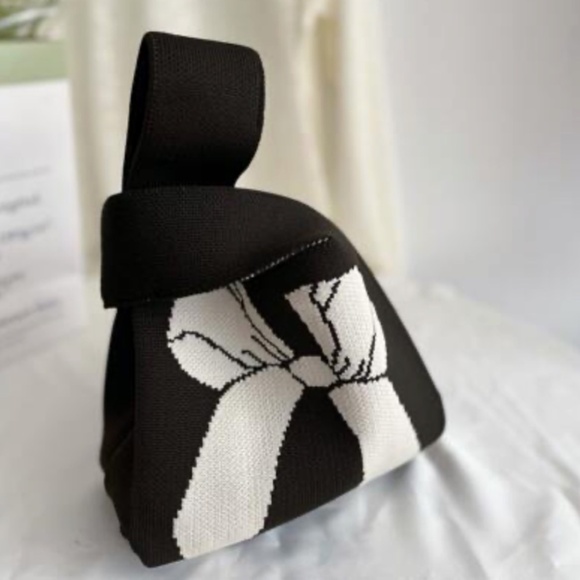 NEW Black & White Knit Bow Tote - Small - Picture 6 of 8